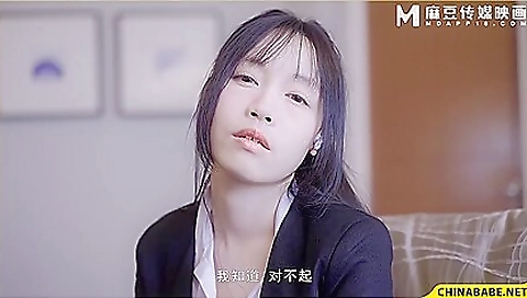 Asian brunette riding on a big dick in cunnilingus