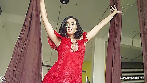 Big tits solo video showing the babe taking off clothes