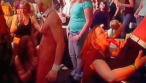 Milf with a great ass fucks a bunch of ladies at once