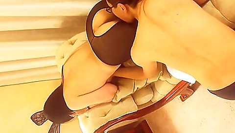 Busty amateur woman with a nice ass gets fucked in bed