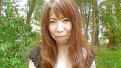 Slutty amateur gets creampied while husband is working