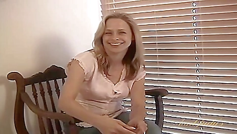 Payton leigh is getting fucked solo in her bedroom