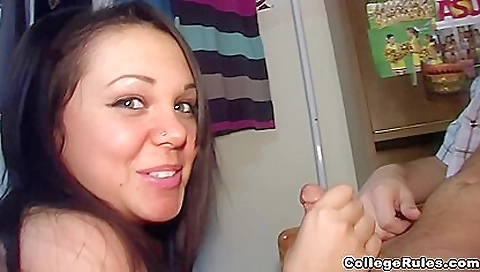 Amateur tattooed bitch deepthroat and gets fucked on bed